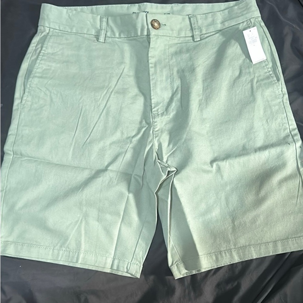 Men’s old navy shorts size 33